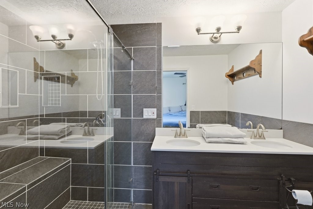 4932 Glenlyn Road Lyndhurst OH 44124