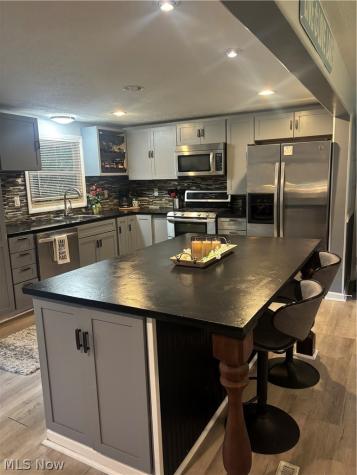 2 Taas Trail Malvern OH 44644