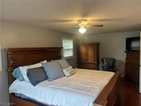 2 Taas Trail Malvern OH 44644