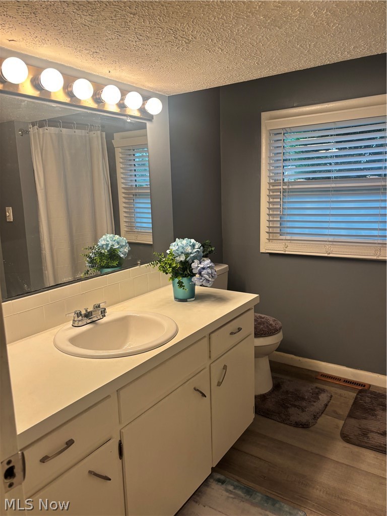 2 Taas Trail Malvern OH 44644