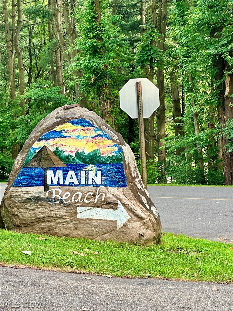 2 Taas Trail Malvern OH 44644