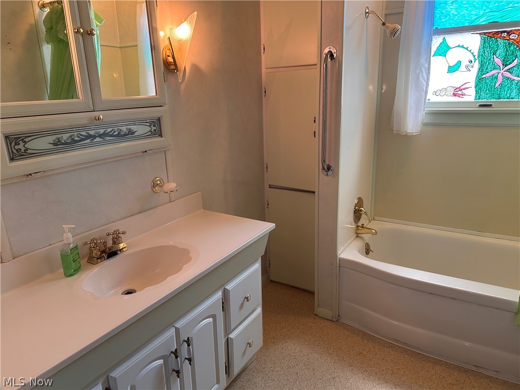 3323 Lake Avenue Ashtabula OH 44004