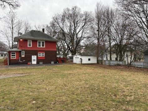 310 Vaniman Street Akron OH 44305