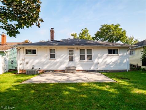 4810 Fairlawn Road Lyndhurst OH 44124