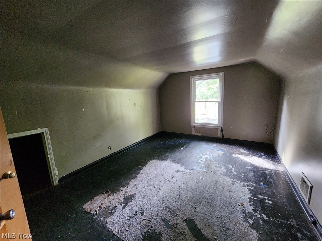801 Kenilworth Avenue NE Warren OH 44483