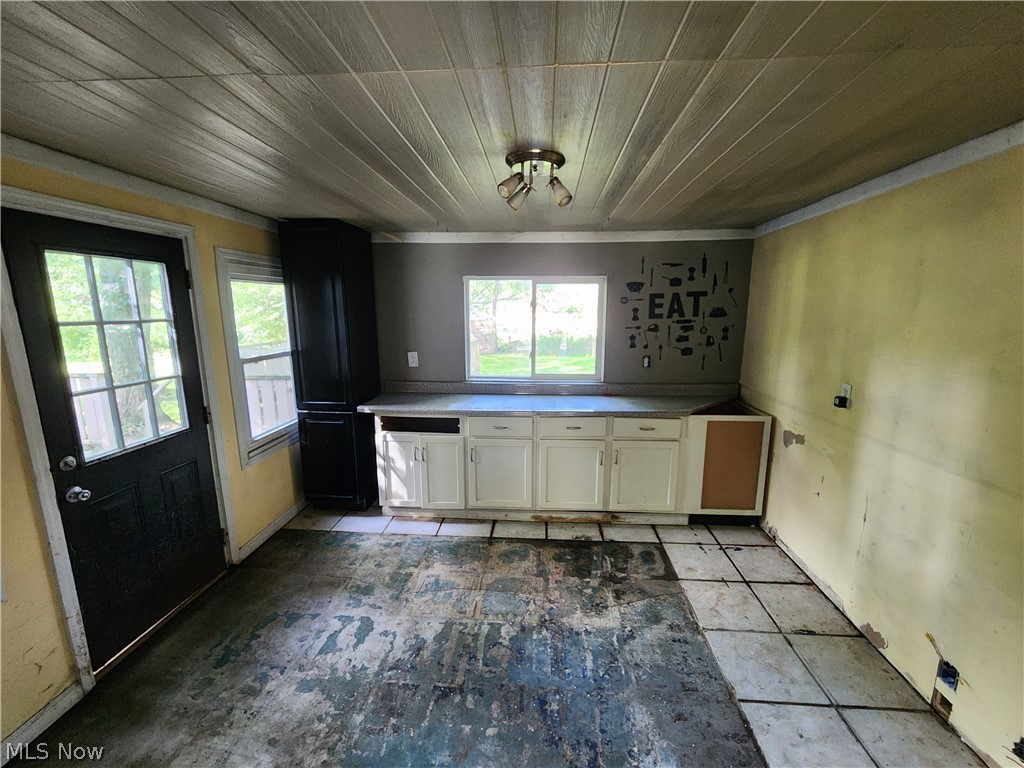 801 Kenilworth Avenue NE Warren OH 44483