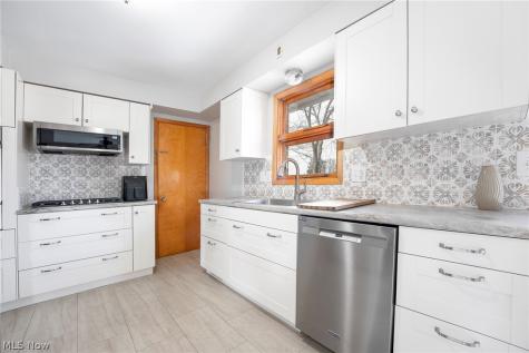 3844 Uncas Drive Akron OH 44319