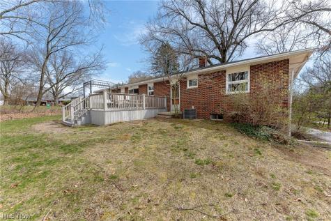 3844 Uncas Drive Akron OH 44319