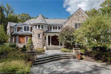 7955 Gray Eagle Chase Gates Mills OH 44040