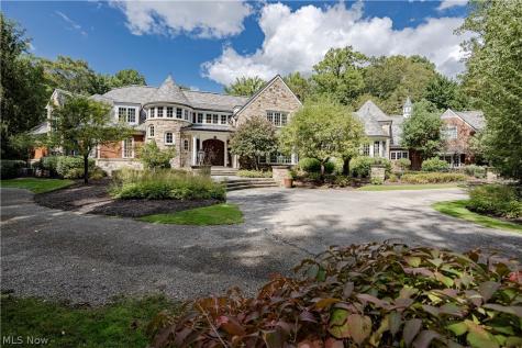 7955 Gray Eagle Chase Gates Mills OH 44040