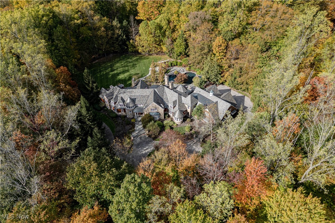 7955 Gray Eagle Chase Gates Mills OH 44040