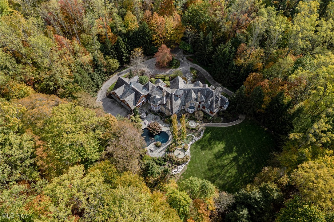 7955 Gray Eagle Chase Gates Mills OH 44040