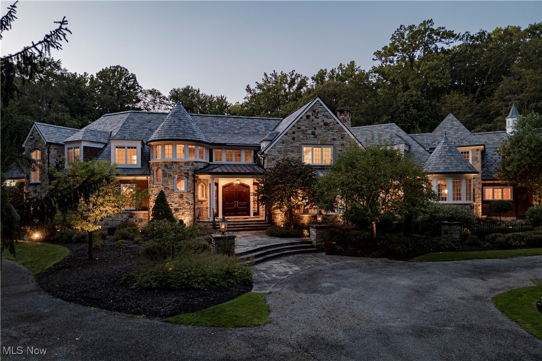 7955 Gray Eagle Chase Gates Mills OH 44040