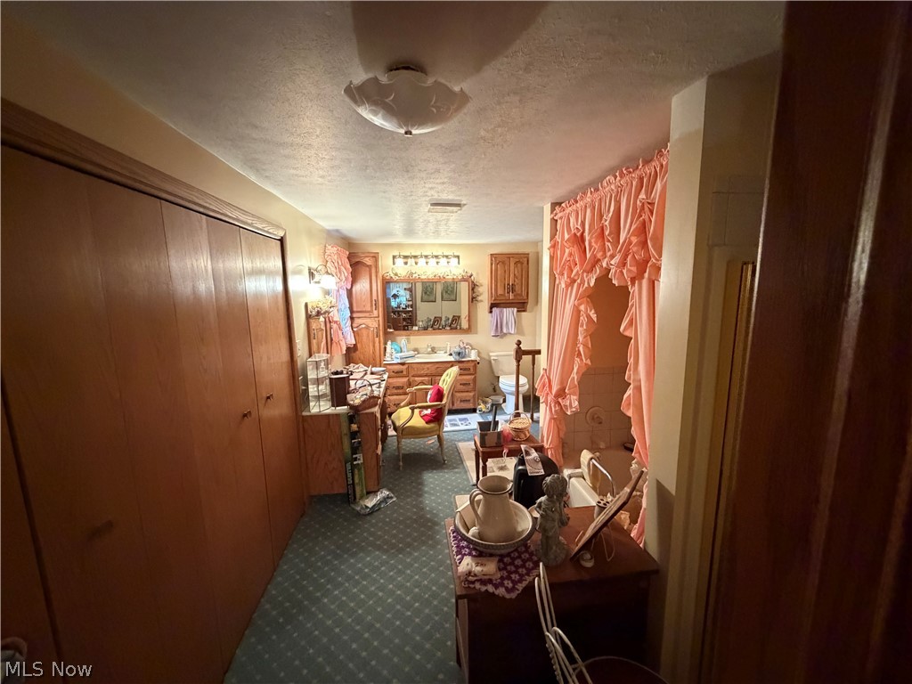 47085 Oak Street New Waterford OH 44445