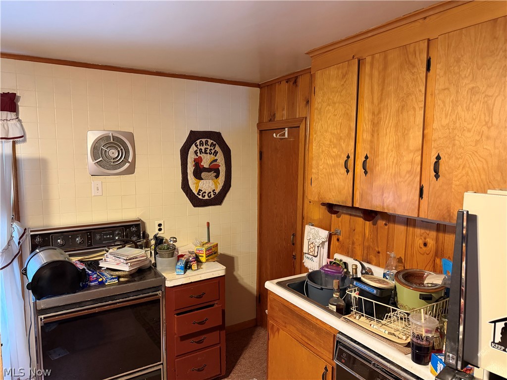 47085 Oak Street New Waterford OH 44445