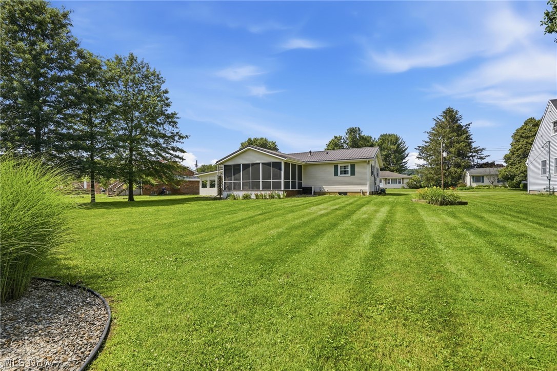 79 W 5th Street Frazeysburg OH 43822