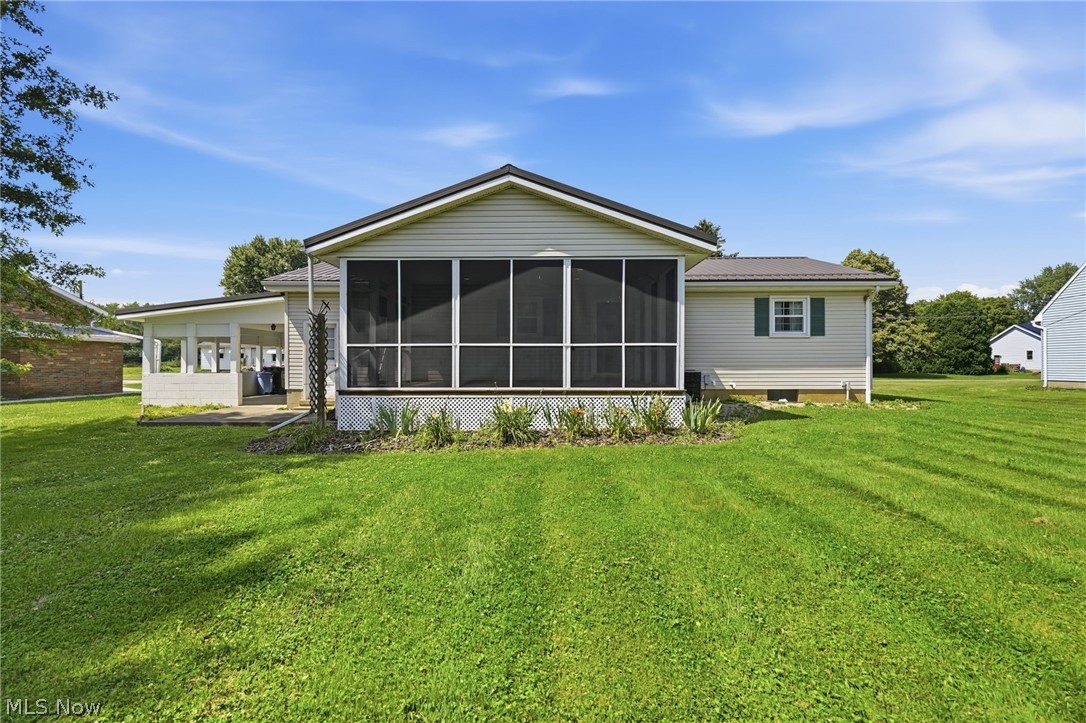 79 W 5th Street Frazeysburg OH 43822