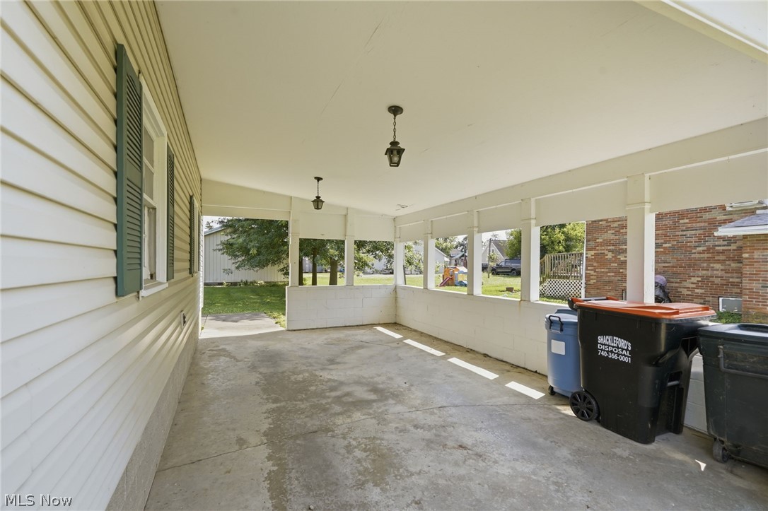79 W 5th Street Frazeysburg OH 43822