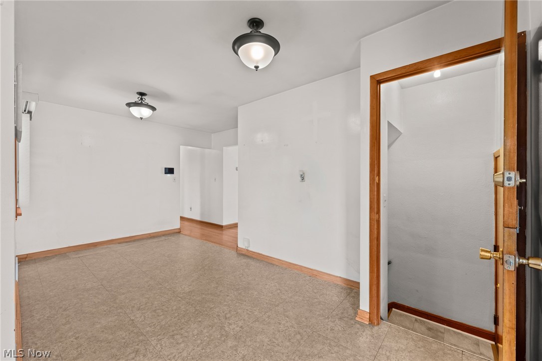 2129 Silverdale Avenue Cleveland OH 44109