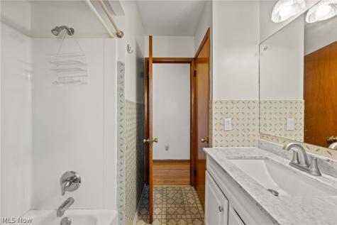 2129 Silverdale Avenue Cleveland OH 44109