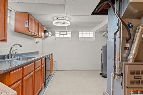 2129 Silverdale Avenue Cleveland OH 44109