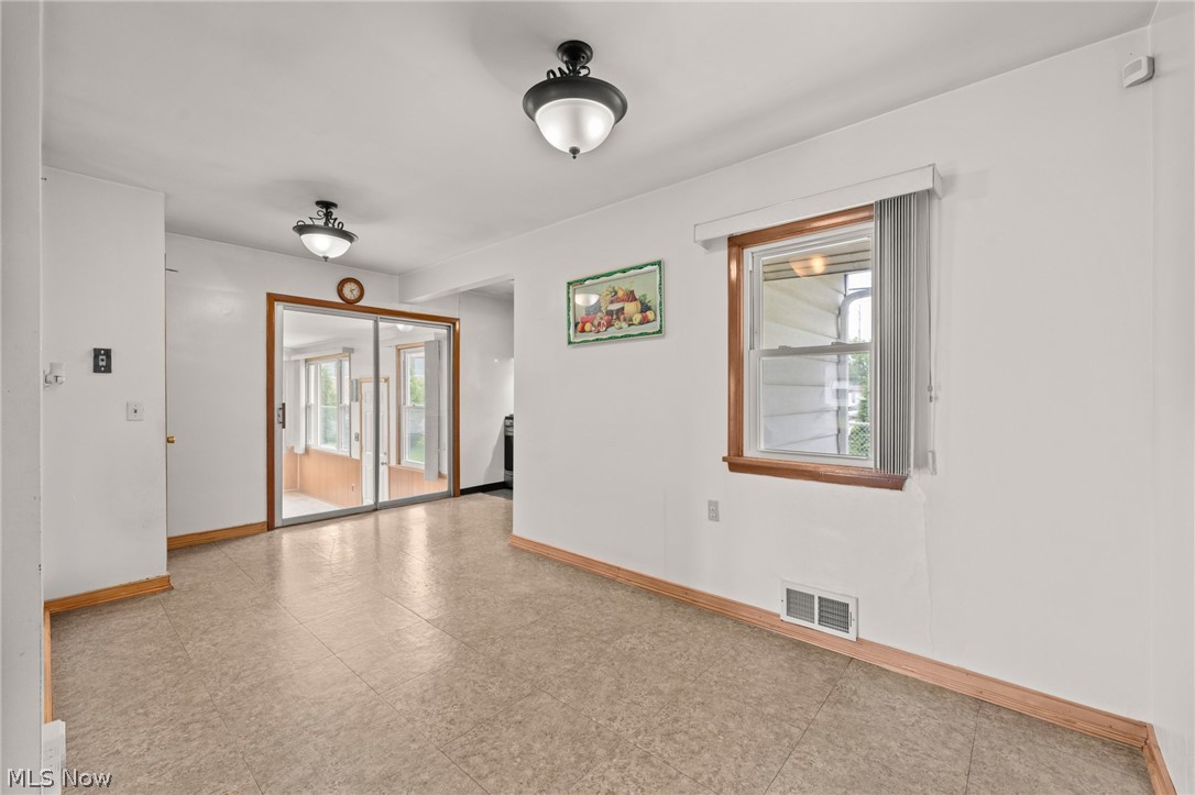 2129 Silverdale Avenue Cleveland OH 44109
