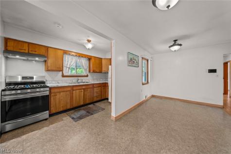 2129 Silverdale Avenue Cleveland OH 44109