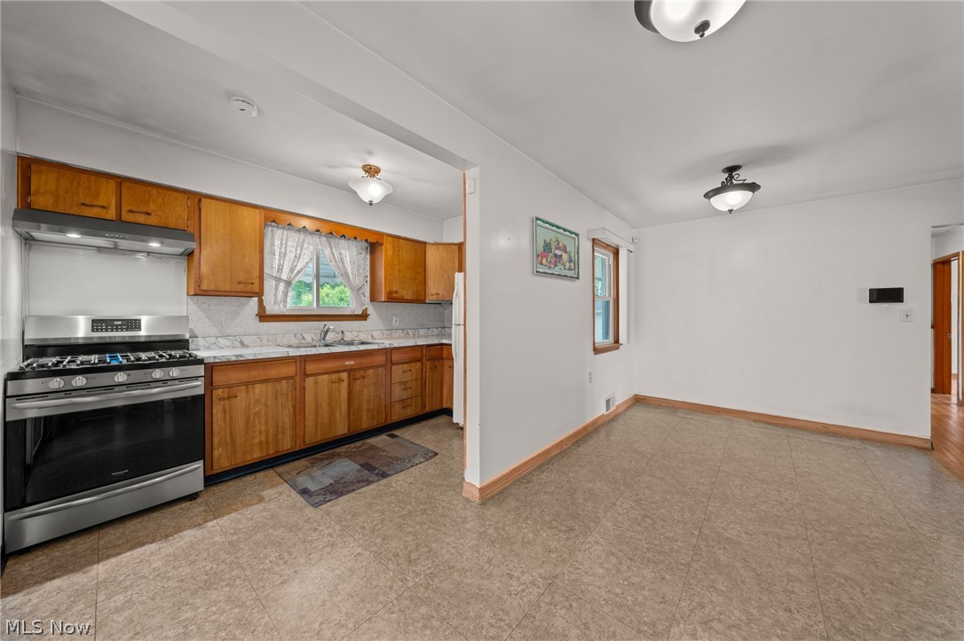 2129 Silverdale Avenue Cleveland OH 44109