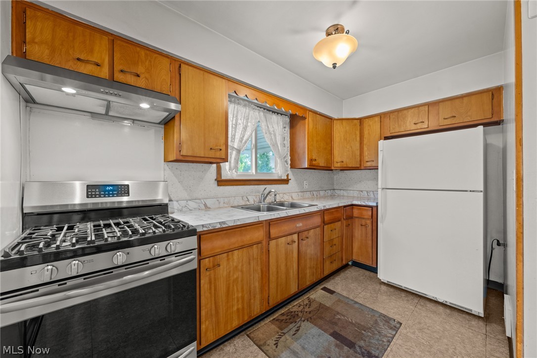 2129 Silverdale Avenue Cleveland OH 44109