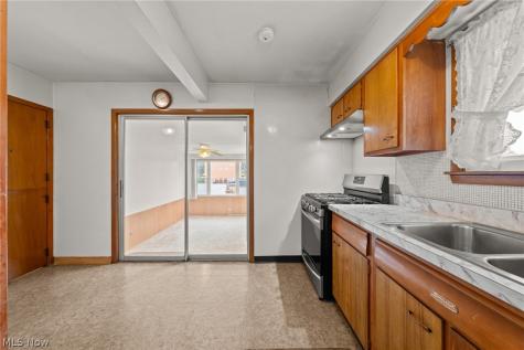 2129 Silverdale Avenue Cleveland OH 44109
