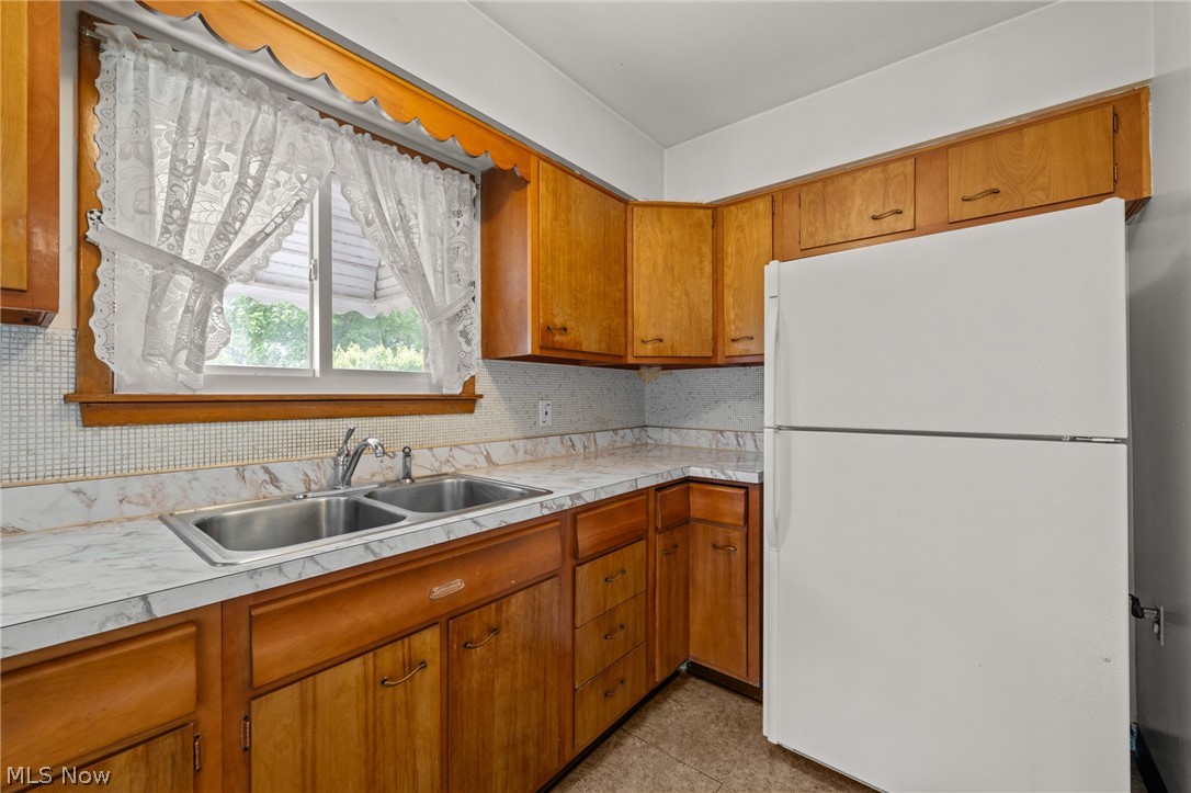 2129 Silverdale Avenue Cleveland OH 44109