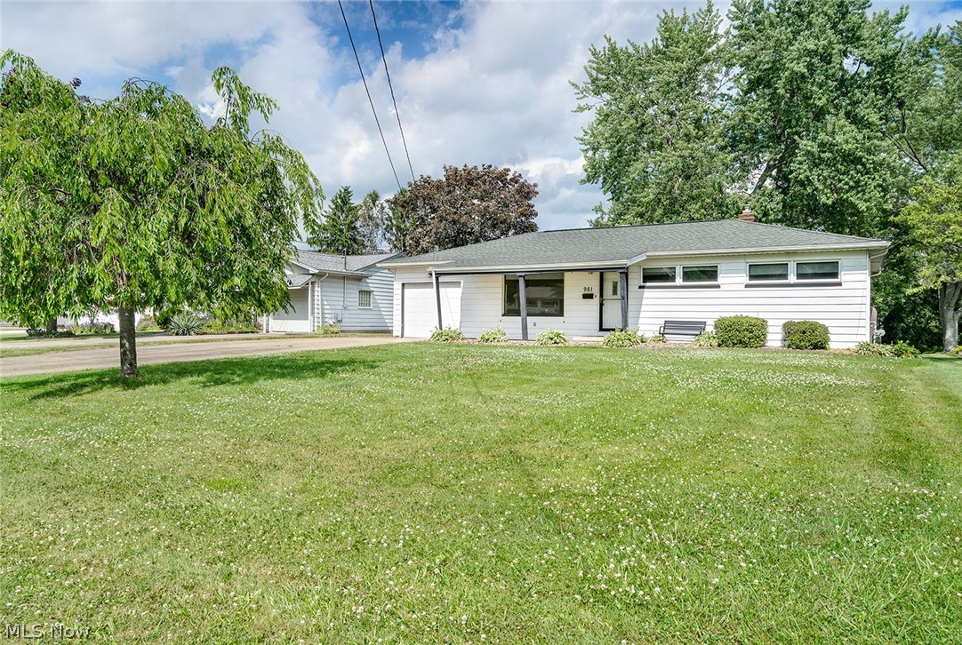 961 Adrian Circle Girard OH 44420