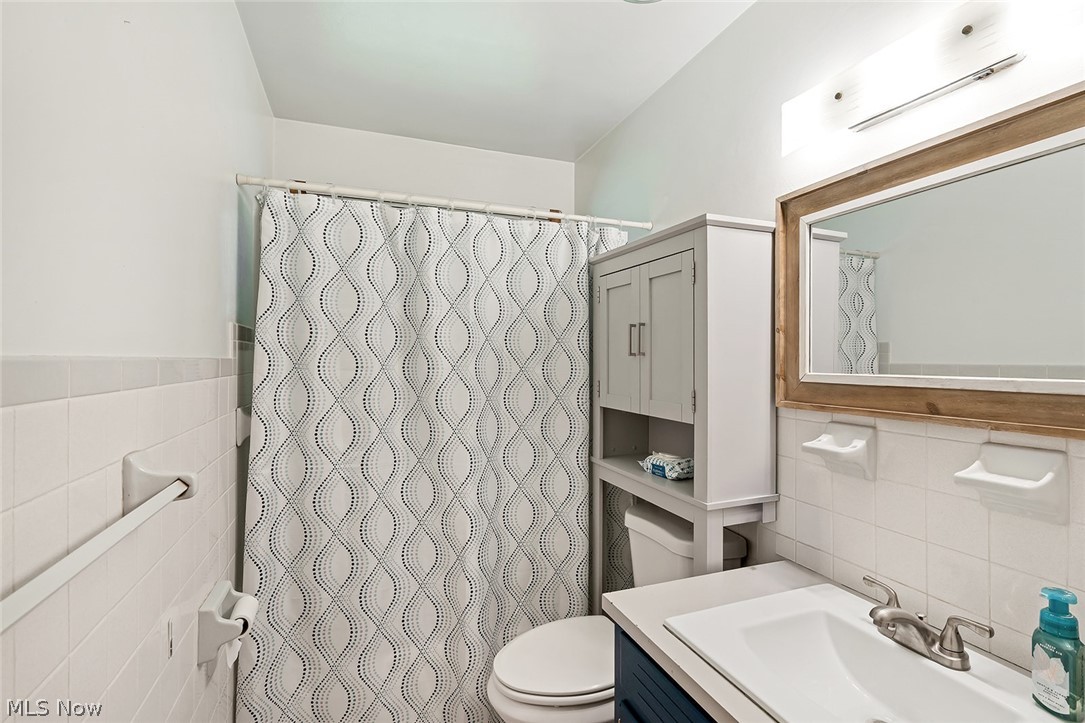 961 Adrian Circle Girard OH 44420