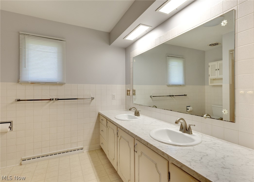 2664 Laforce Drive Akron OH 44319