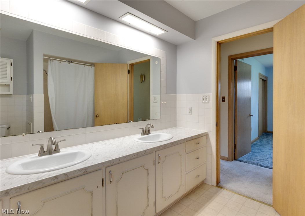 2664 Laforce Drive Akron OH 44319