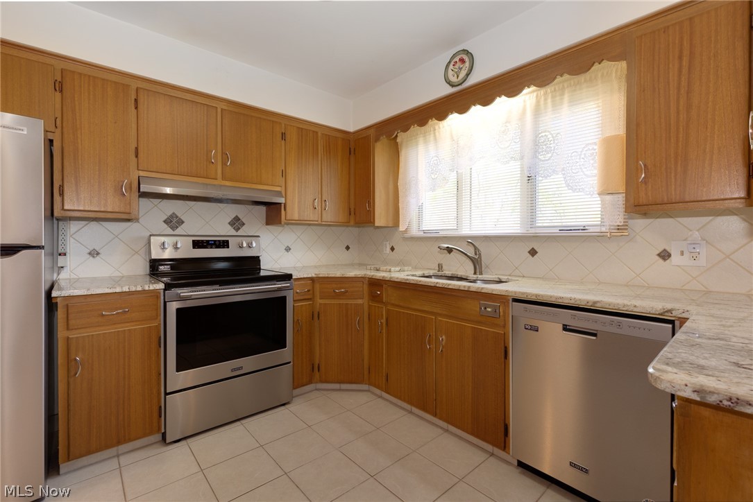 2664 Laforce Drive Akron OH 44319