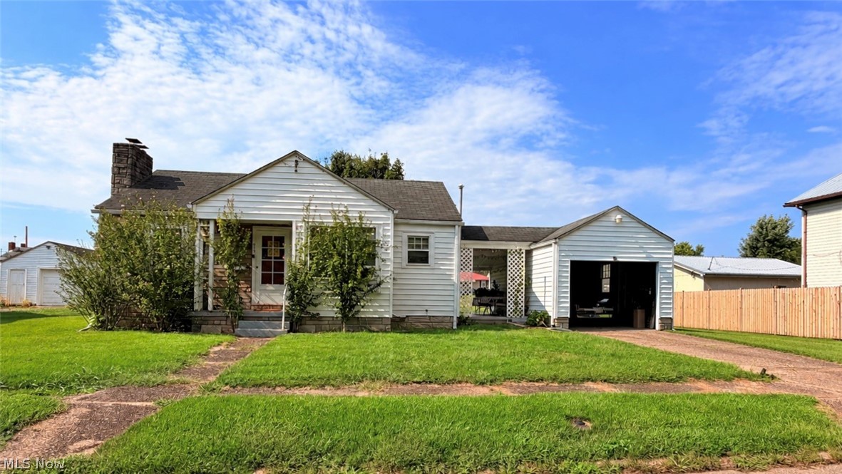 615 Lambert Street Belpre OH 45714