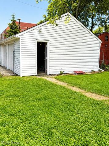3139 W 82nd Street Cleveland OH 44102