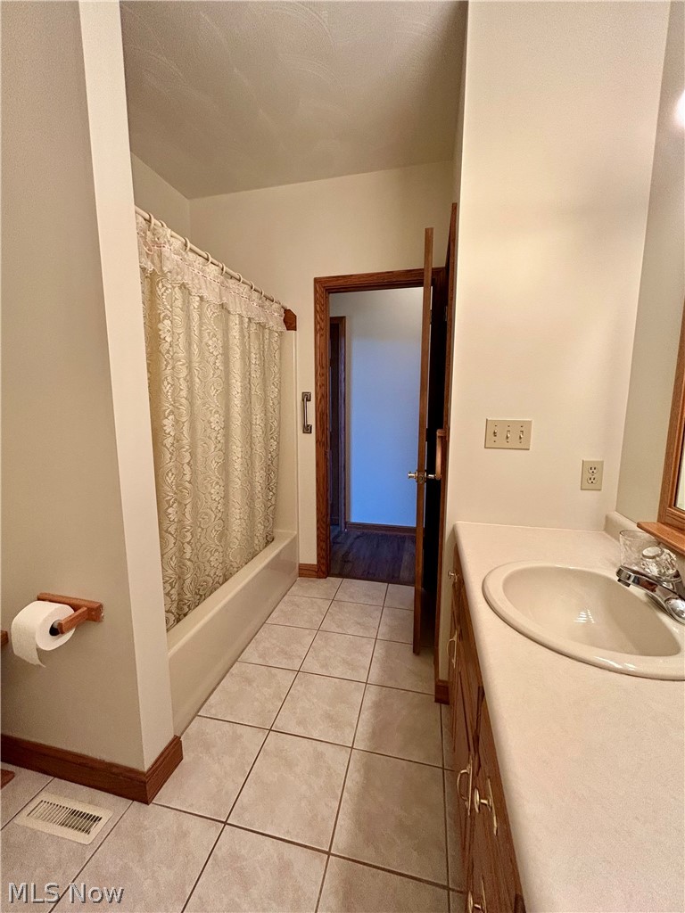 8707 Fairweather Trail Poland OH 44514