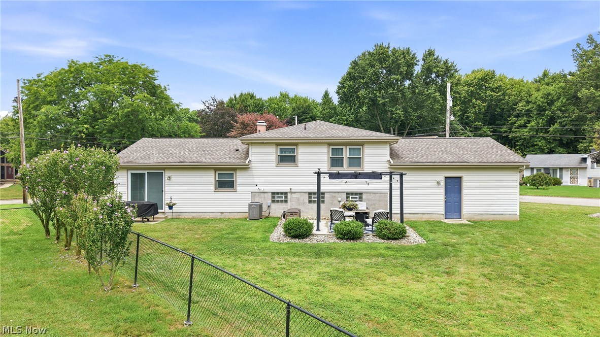 503 Meadowland Drive Hubbard OH 44425
