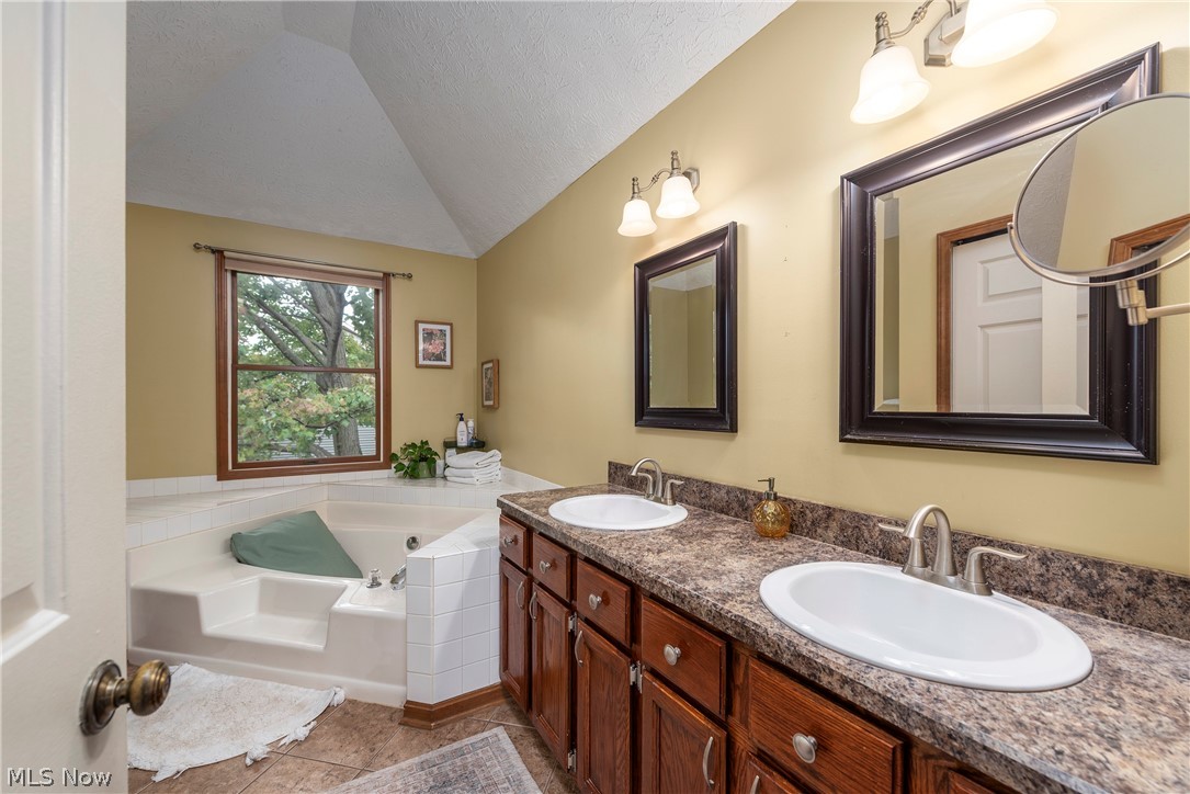 19874 Echo Drive Strongsville OH 44149