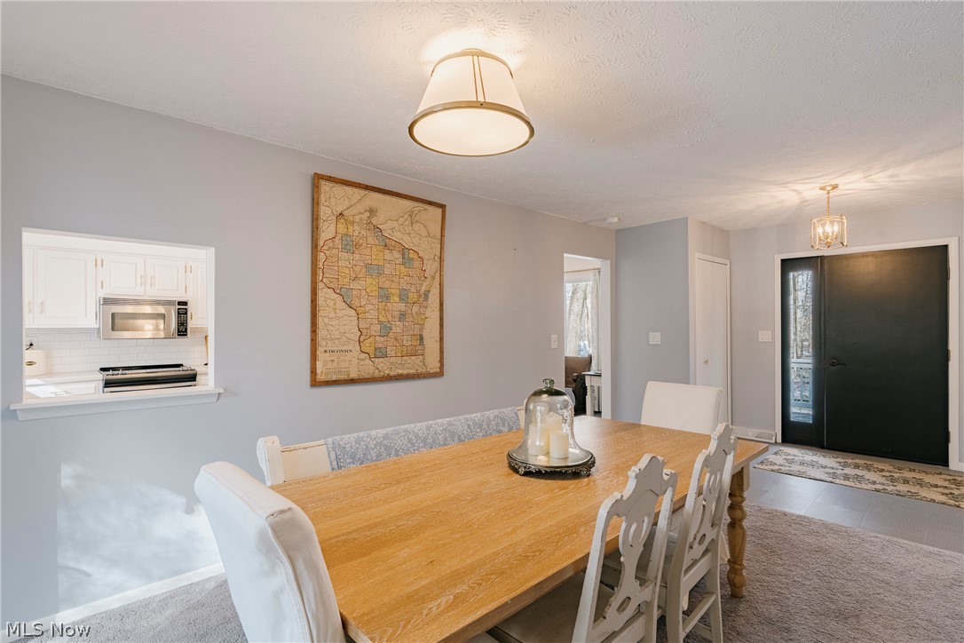 17091 Wing Road Chagrin Falls OH 44023