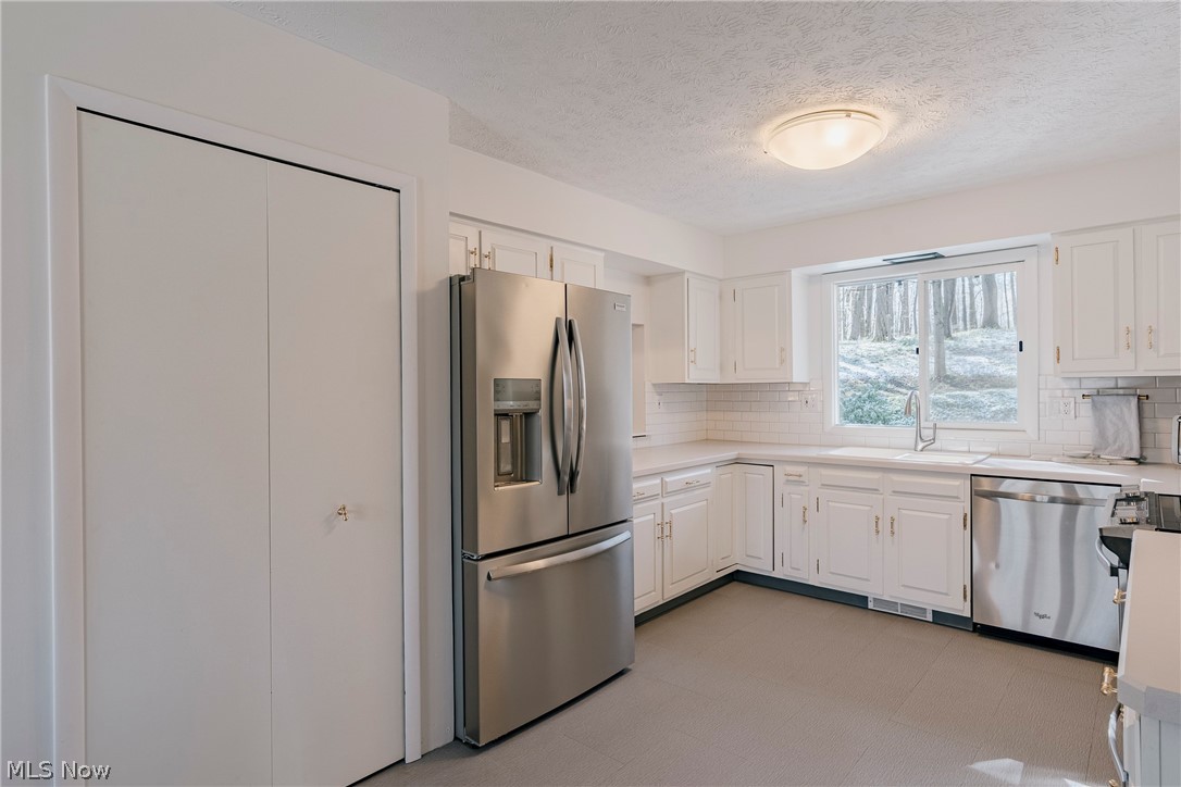 17091 Wing Road Chagrin Falls OH 44023