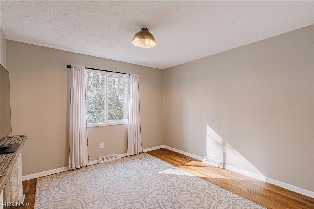 17091 Wing Road Chagrin Falls OH 44023