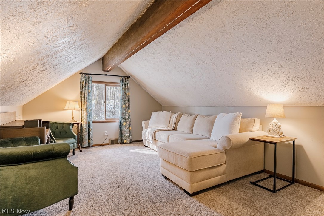 17091 Wing Road Chagrin Falls OH 44023