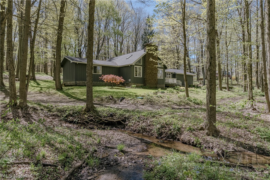 17091 Wing Road Chagrin Falls OH 44023