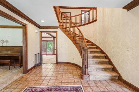 33328 Allenbury Drive Solon OH 44139