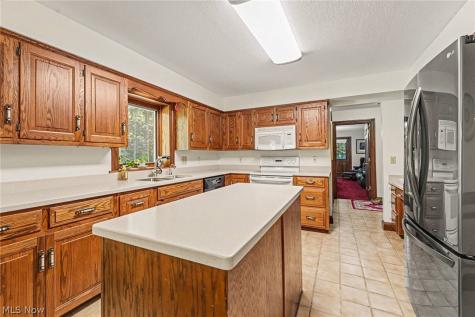 33328 Allenbury Drive Solon OH 44139