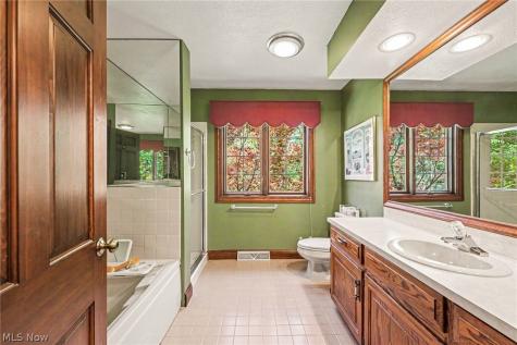 33328 Allenbury Drive Solon OH 44139