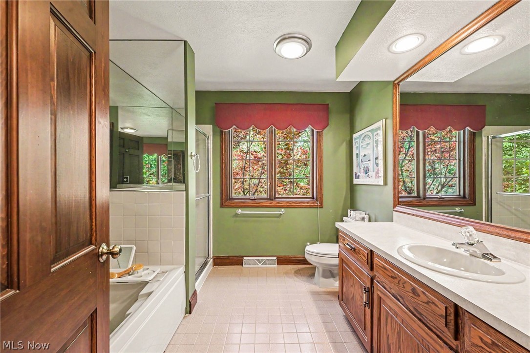 33328 Allenbury Drive Solon OH 44139